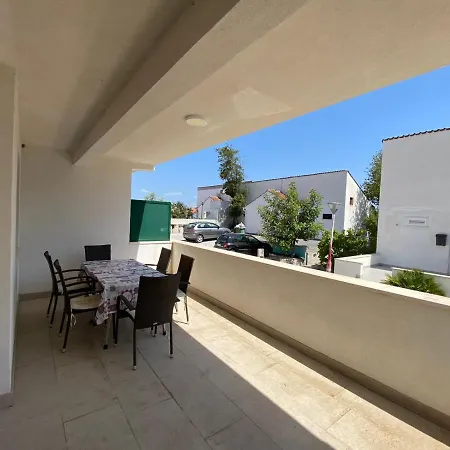 Nikola Apartment Necujam