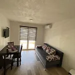 Nikola * Nečujam