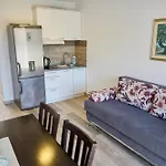 Nikola Appartement *