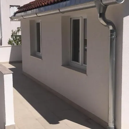 Apartment Nikola Necujam
