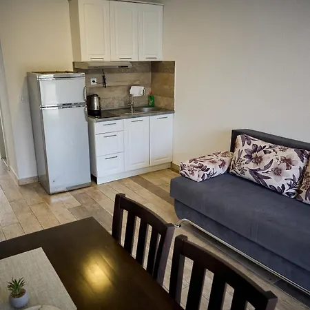 Nikola Apartment